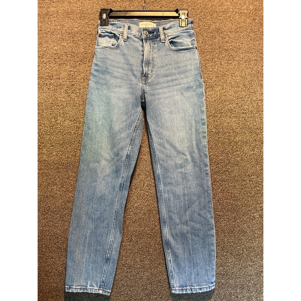 Abercrombie & Fitch The Mom High‎ Rise 24/00 Medium Wash Cropped